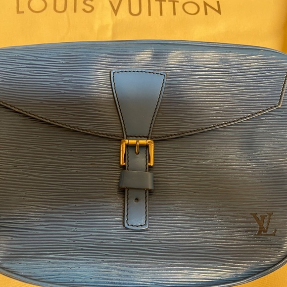 Auth Louis Vuitton Jeune Fille - Picture 5 of 16